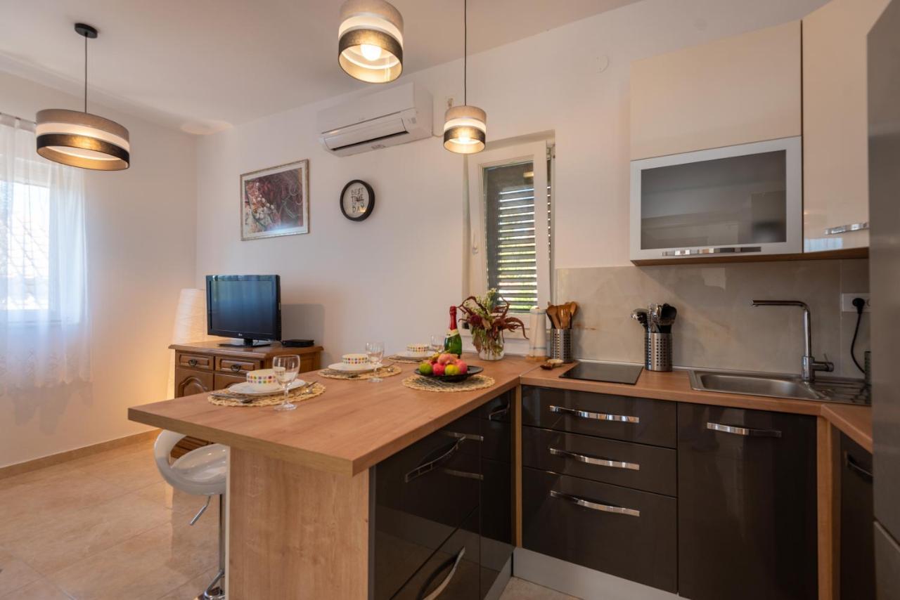 Apartman Tribunj Tribalj Exteriér fotografie