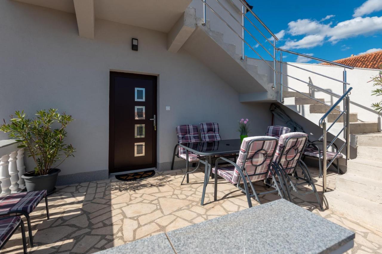 Apartman Tribunj Tribalj Exteriér fotografie