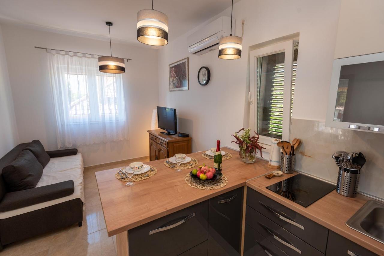 Apartman Tribunj Tribalj Exteriér fotografie
